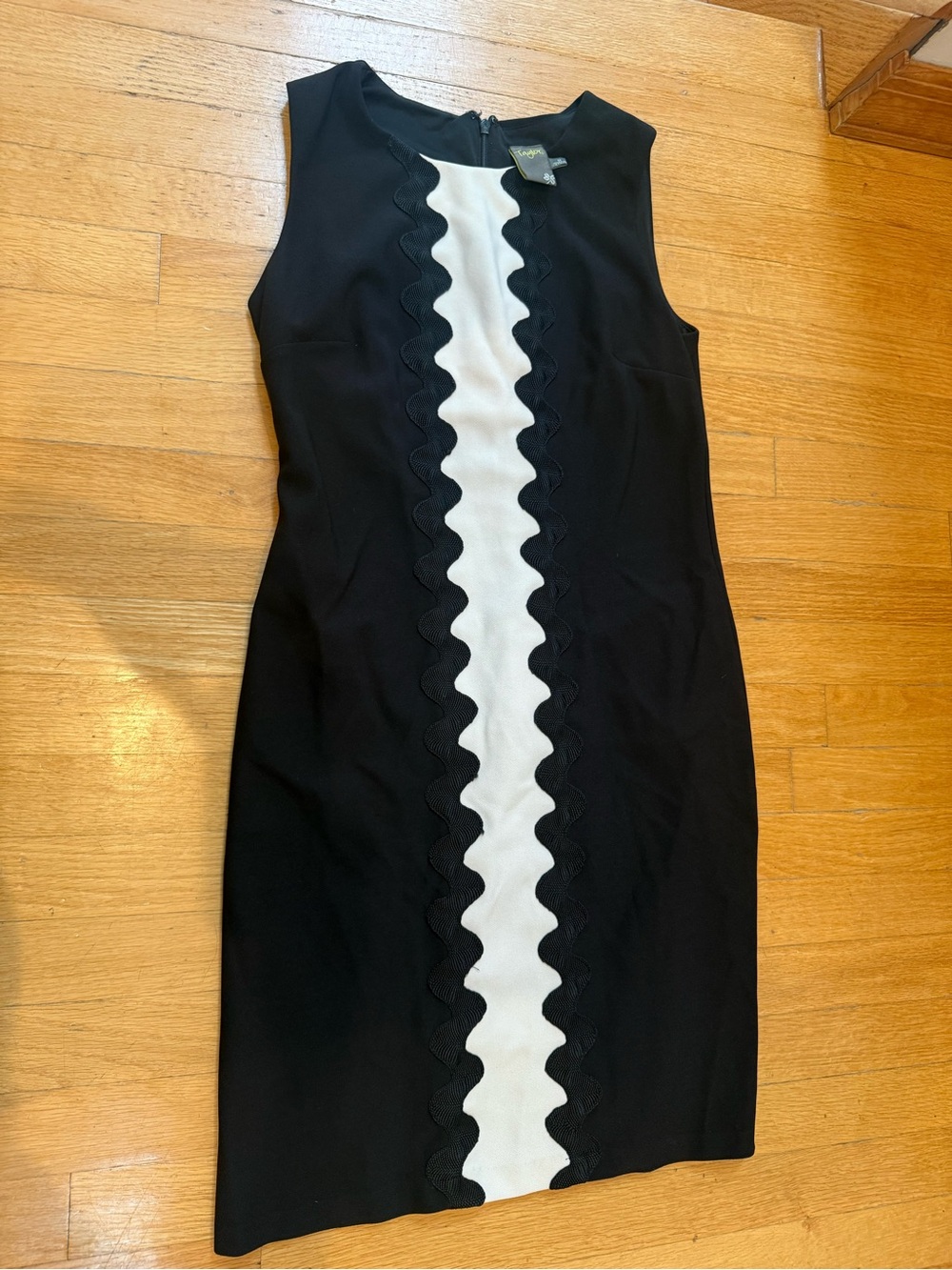 TaylorSleeveless Black Dress with White Scallop Center Panel